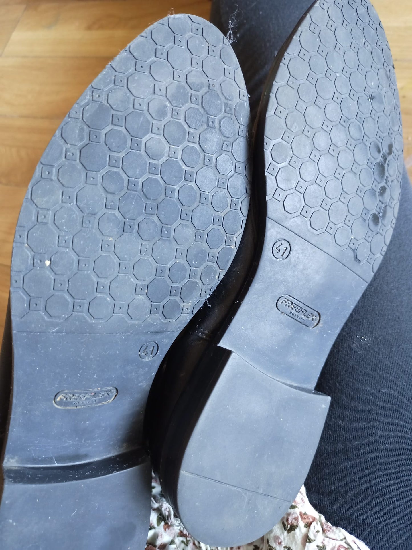 Dunnes Leather Chelsea Boots Black Size 41