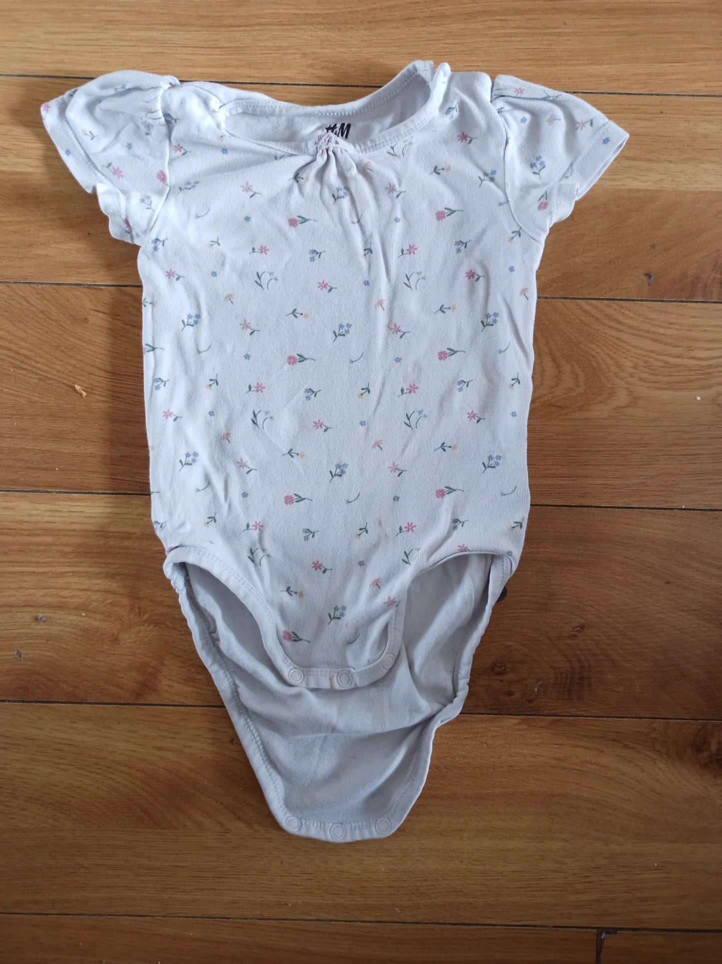 H&M Vest Age 9-12 months