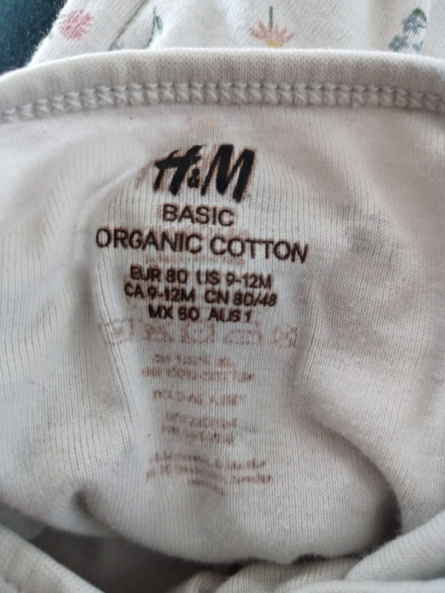 H&M Vest Age 9-12 months