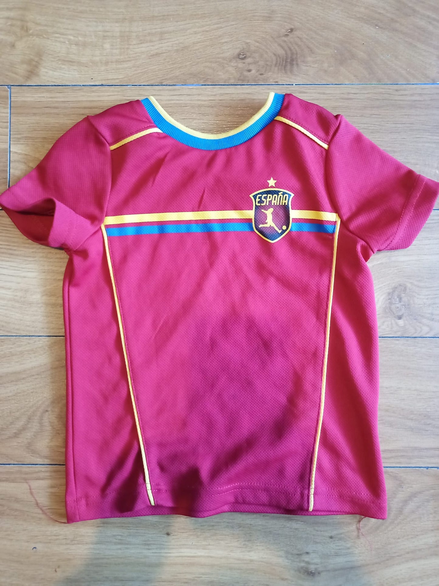 Spain Espana T-shirt Dunnes Age 4