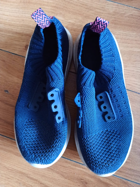 Slip on Runners Approx Kids size 10