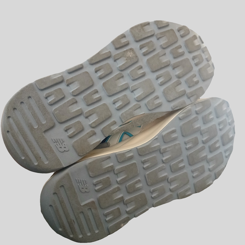 New Balance 57/40 Astral Glow Size 6/7