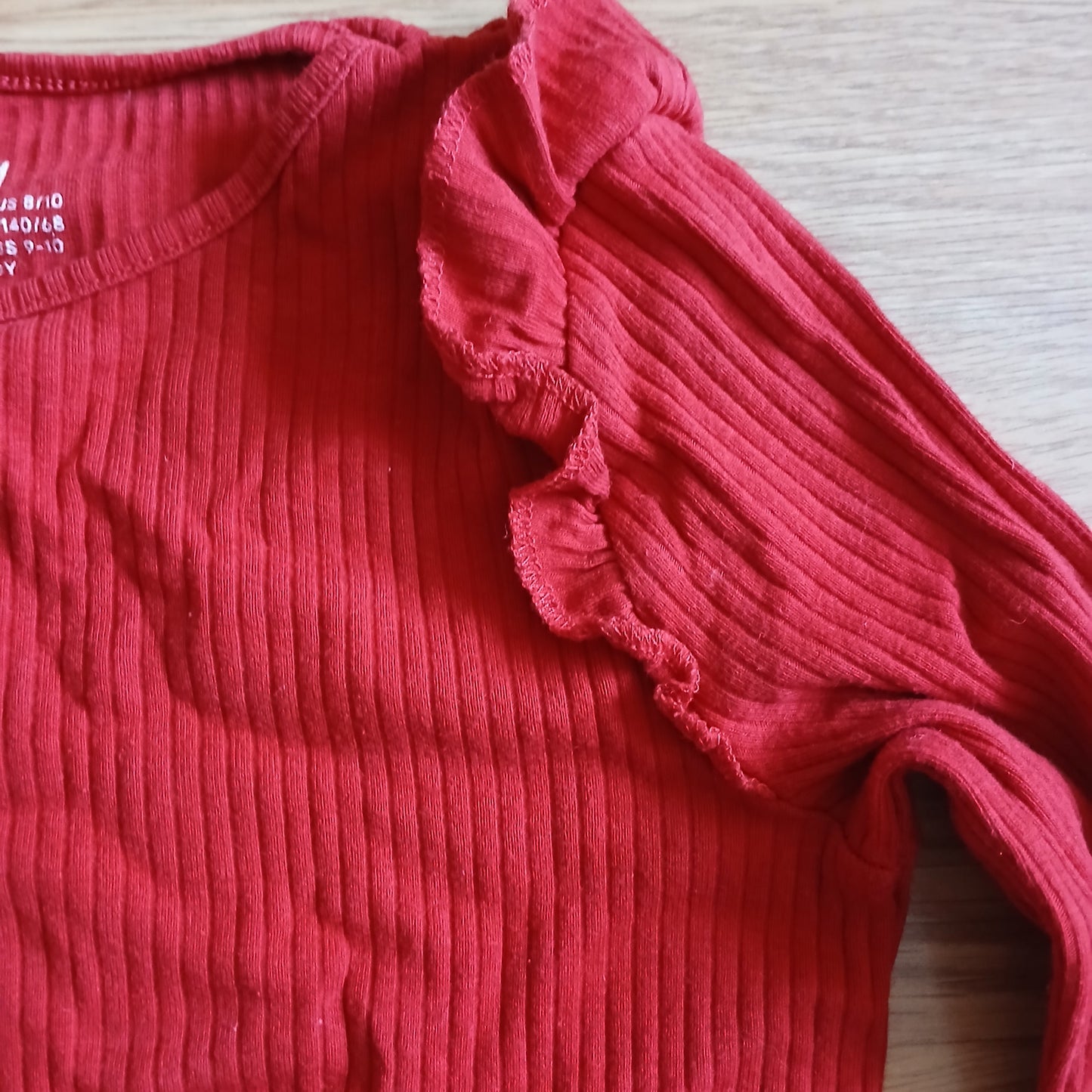 H&M Red Long-Sleeved T-Shirt Age 8-10