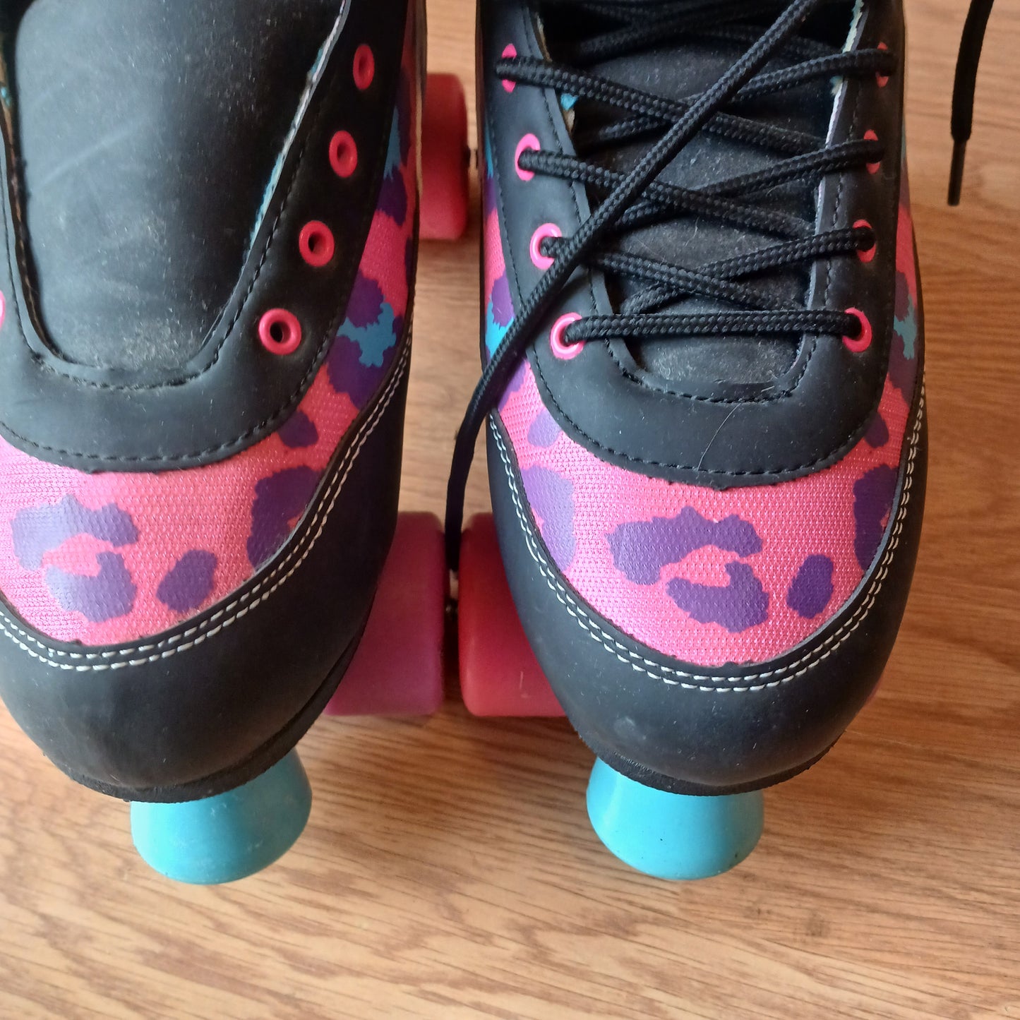 No Fear Adult Roller Skates Size 7