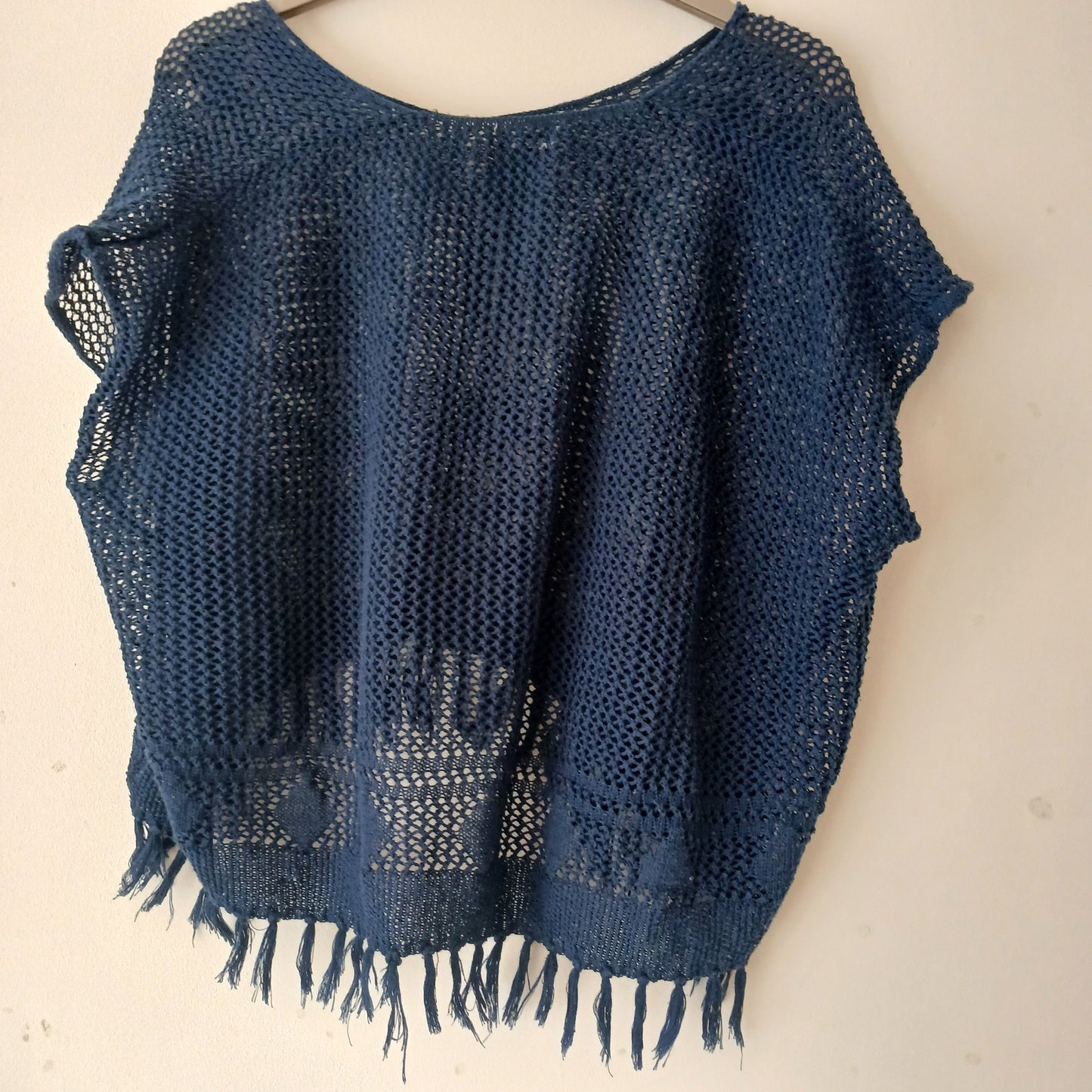 Cropped Fringe Top Size XL