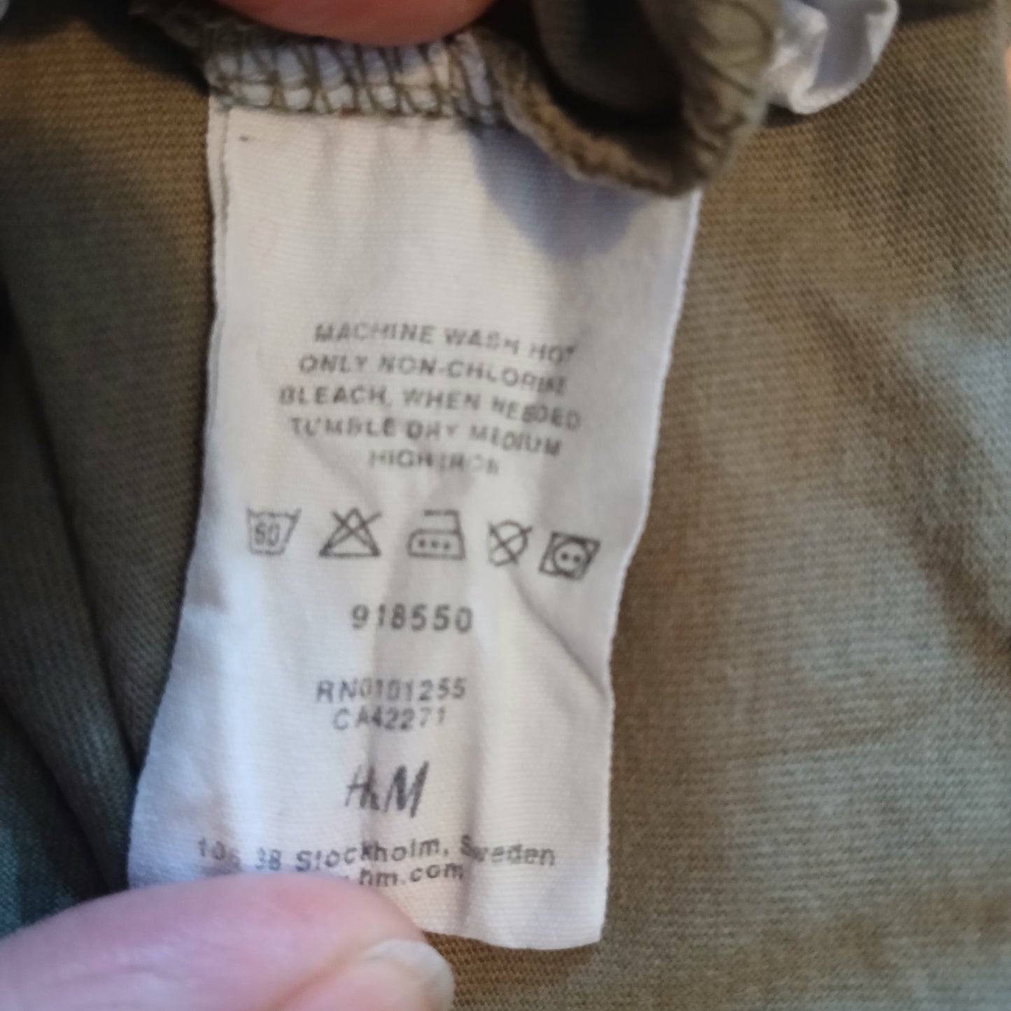 H&M T-Shirt Approx Age 9-10