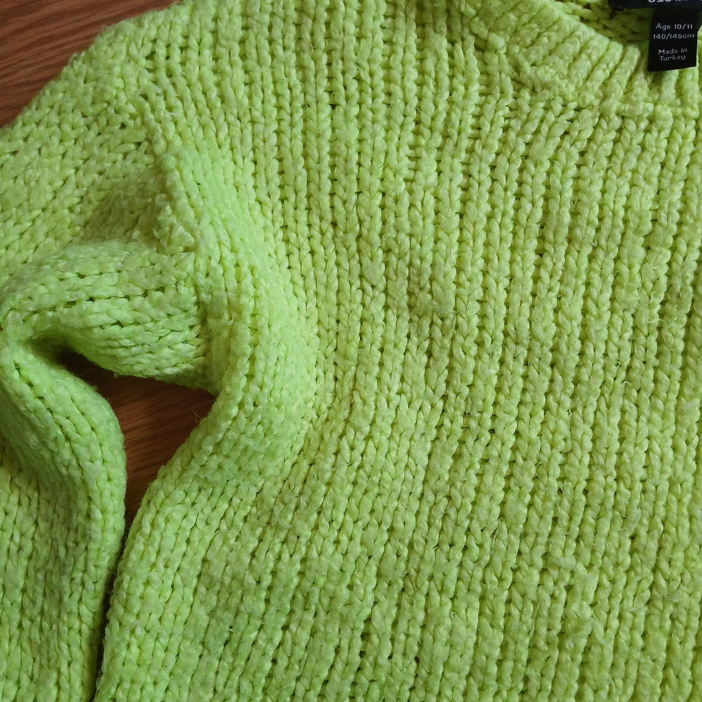 New Look 915 Neon Green Cropped Jumper Age 10-11