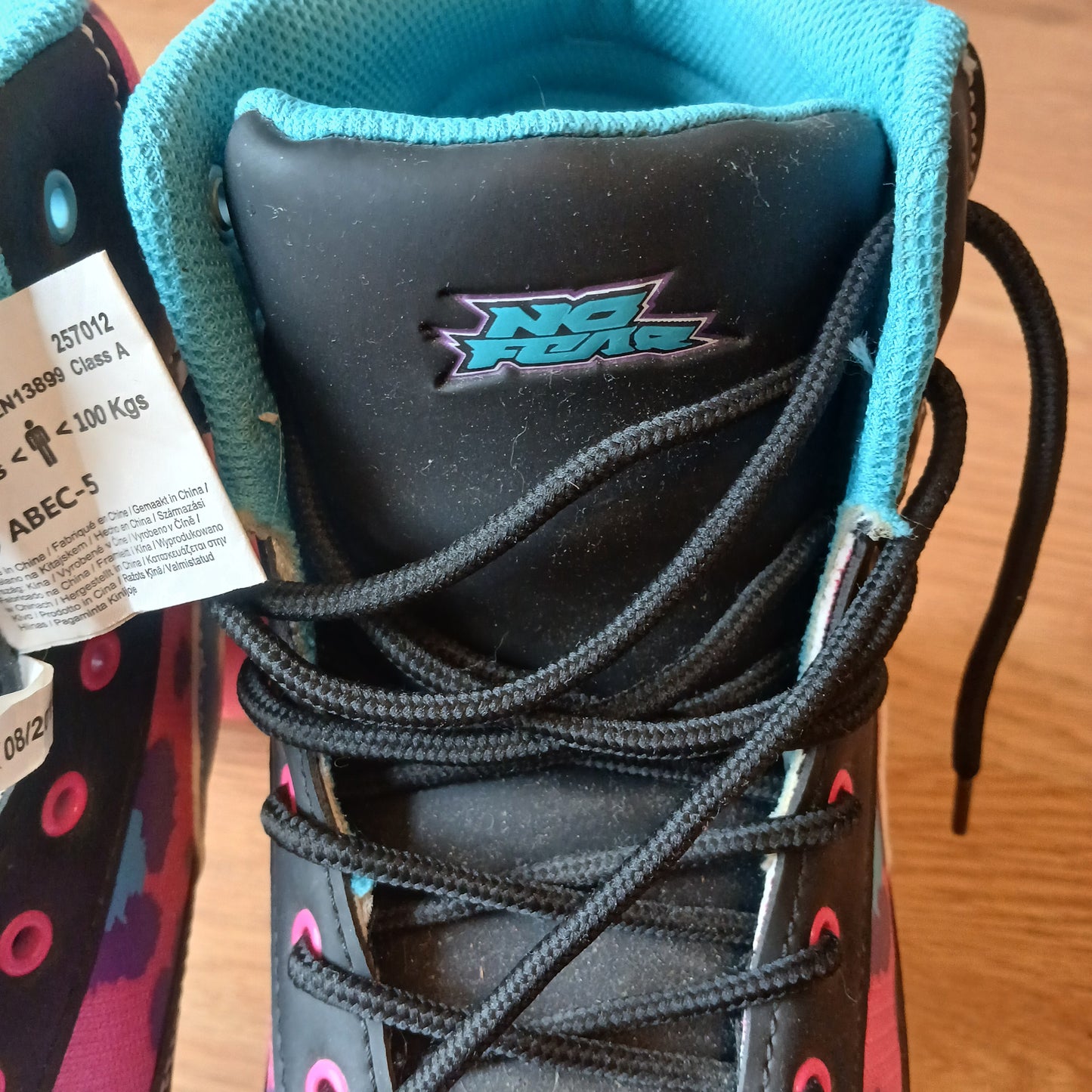 No Fear Adult Roller Skates Size 7