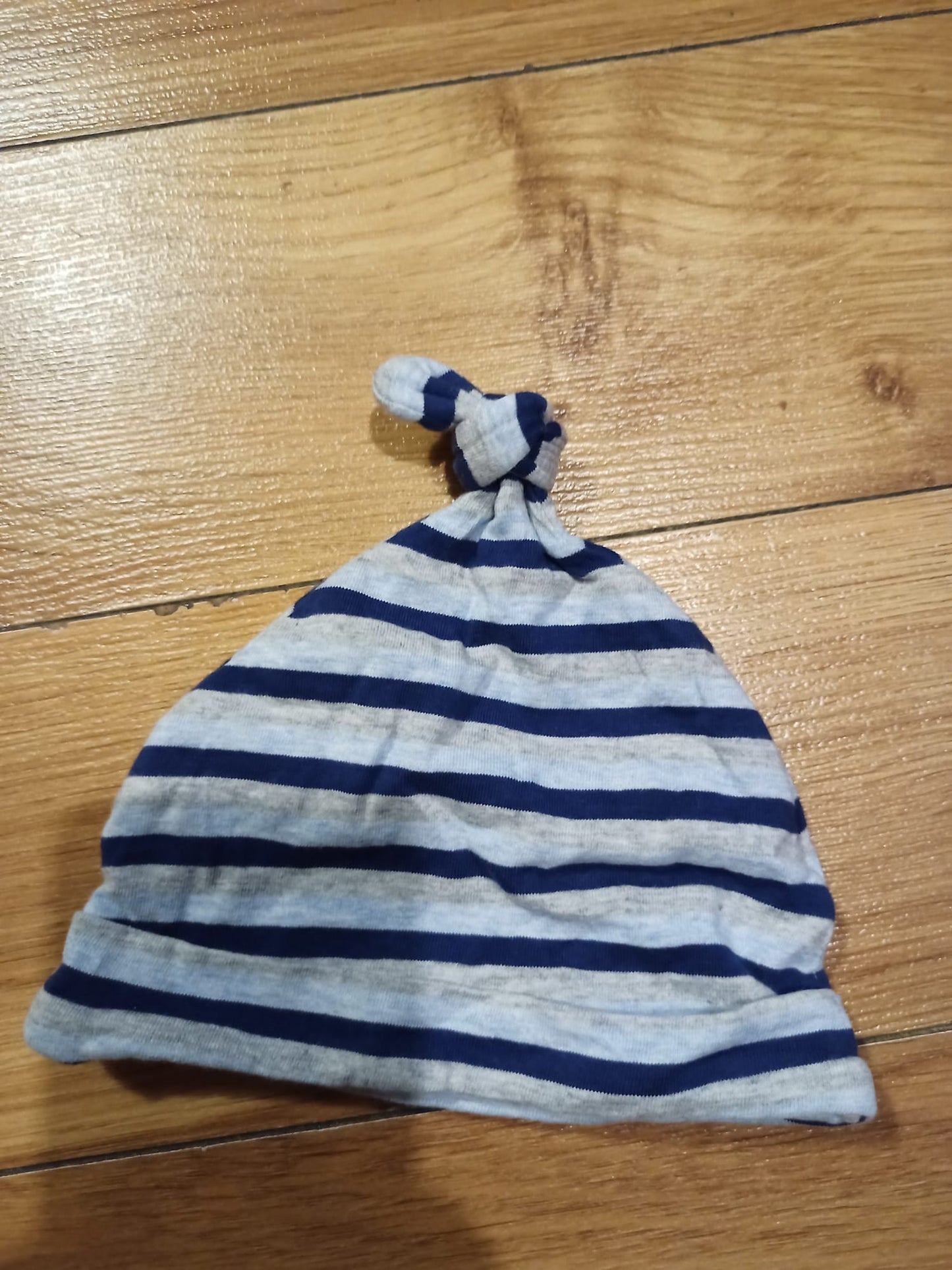 Dunnes Newborn Stripy Hat Age 0-6 Months