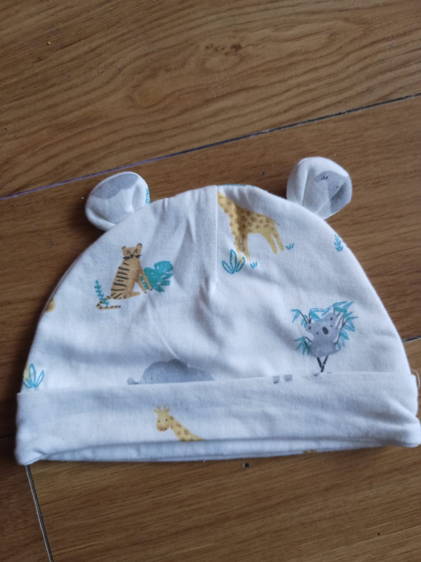 Dunnes New Babygrow Sleepsuit with Matching Hat Age 6-9 months