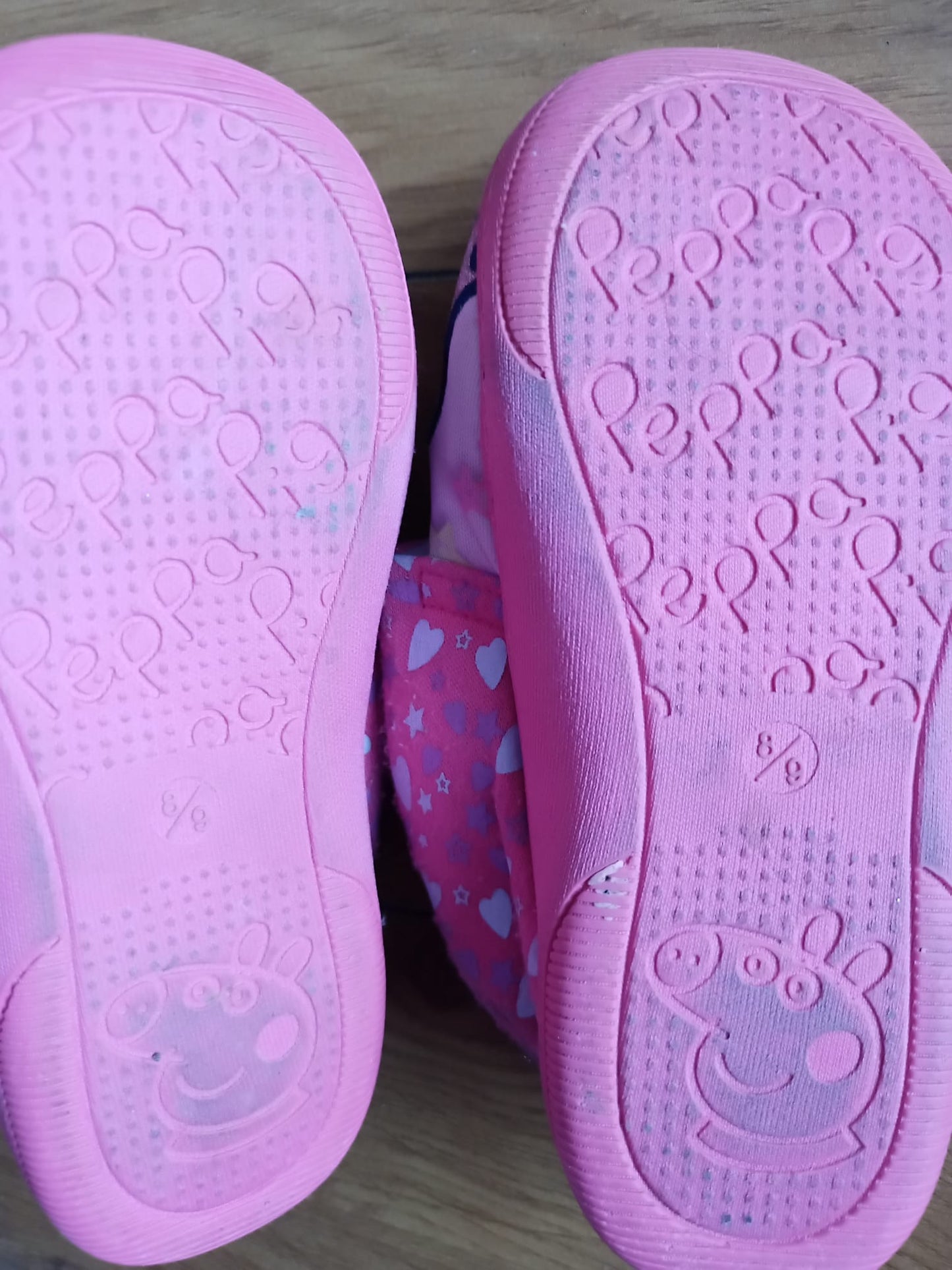 Peppa Pig Slippers Size 8/9