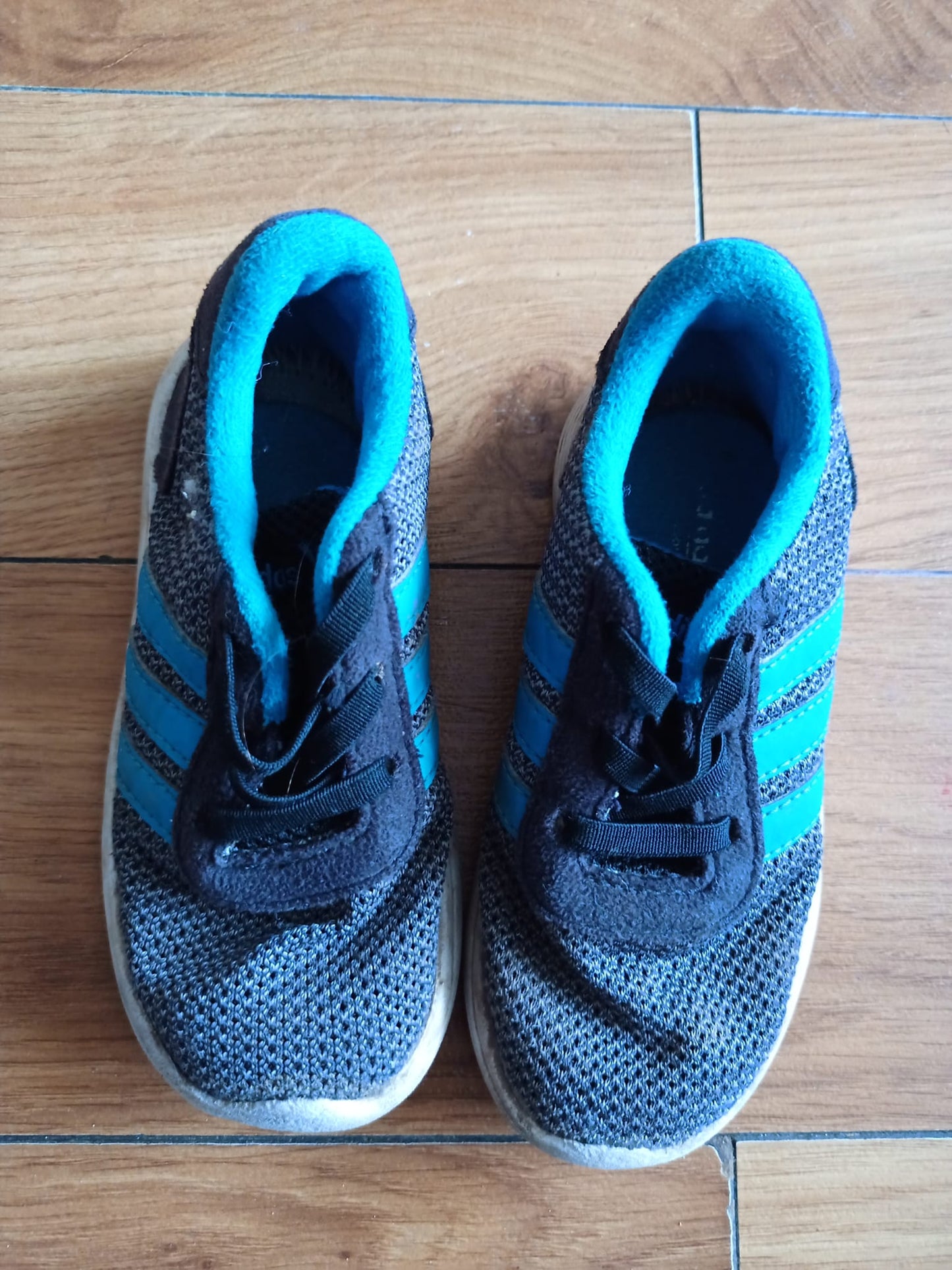 Adidas Kids Trainers/Runners Size 8k