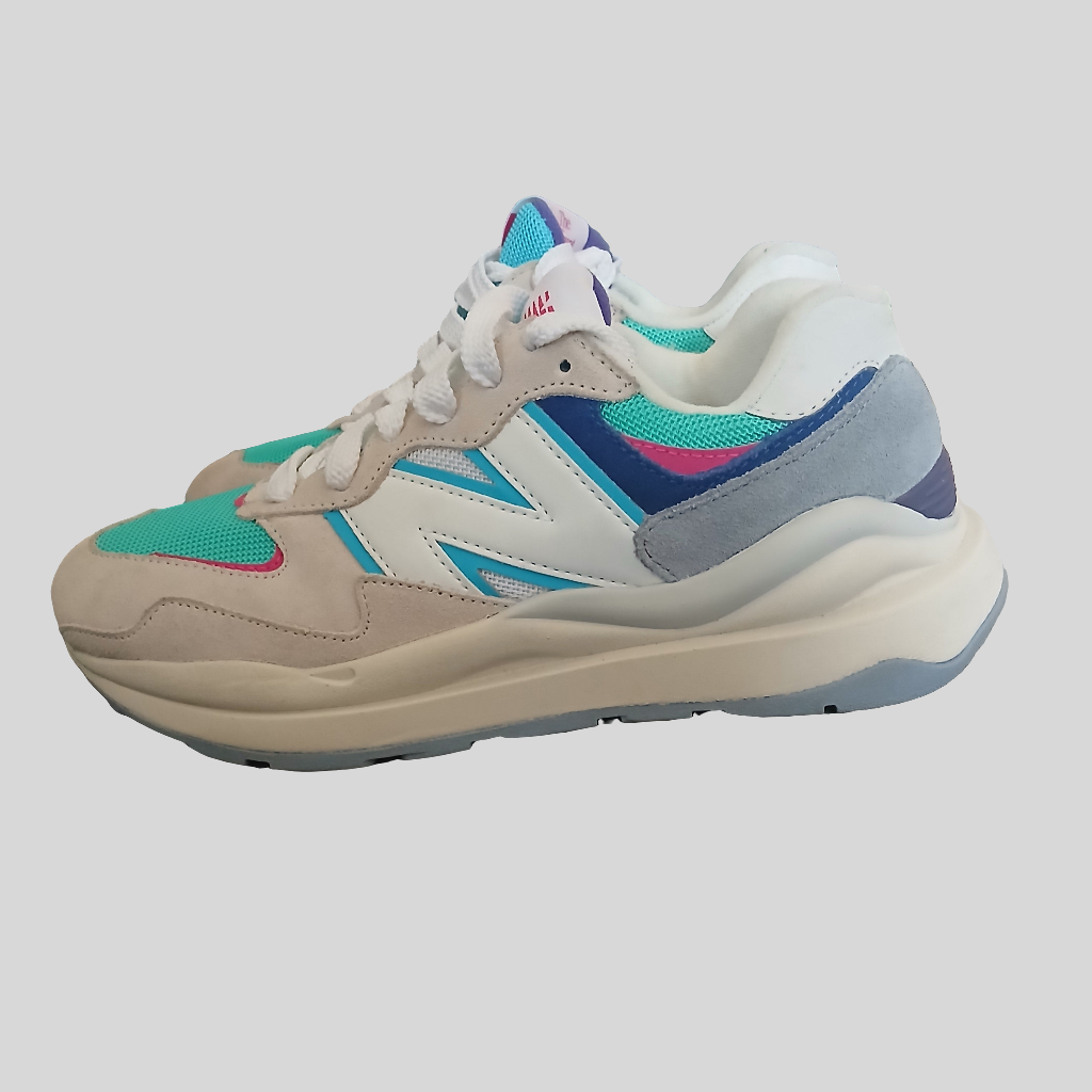 New Balance 57/40 Astral Glow Size 6/7