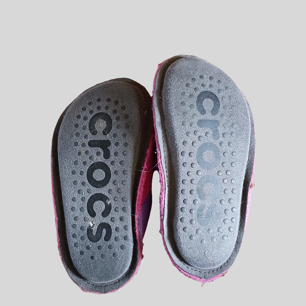 Kids Crocs Slippers Size 11c Felt
