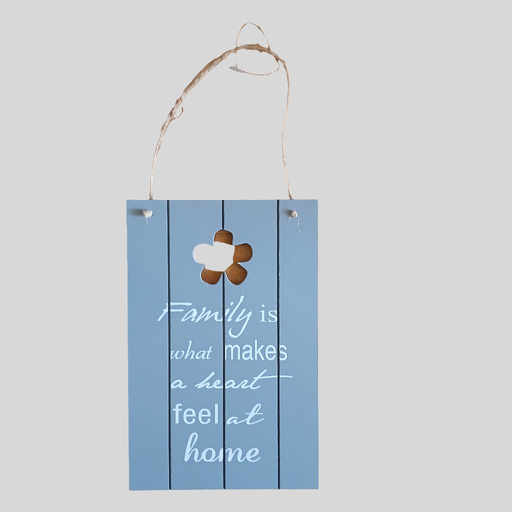 Hanging Wall Decoration "Family is what makes a heart feel at home"