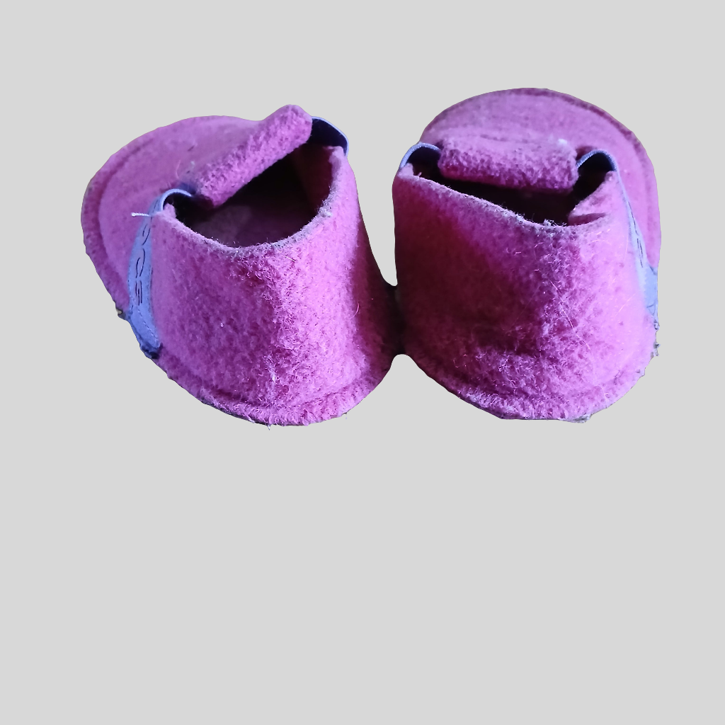 Kids Crocs Slippers Size 11c Felt