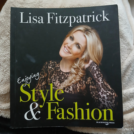 Style & Fashion by Lisa Fitzpatrick
