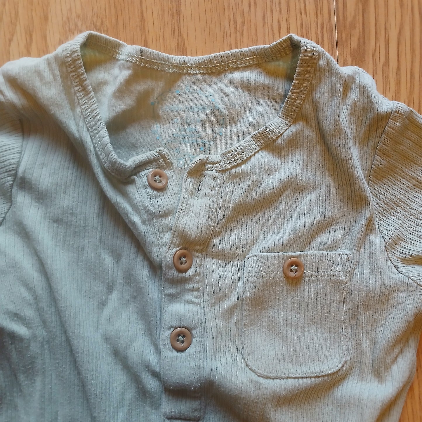 Leigh Tucker Babygrow Sleepsuit Age 12-18 months