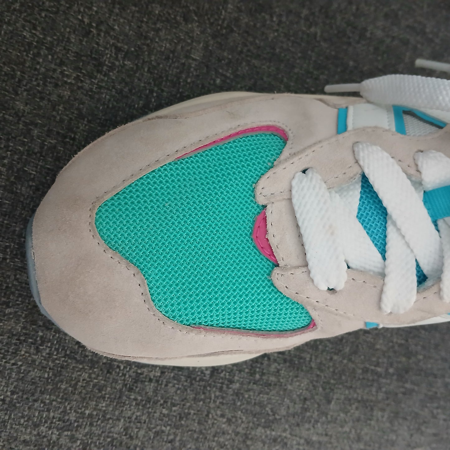 New Balance 57/40 Astral Glow Size 6/7