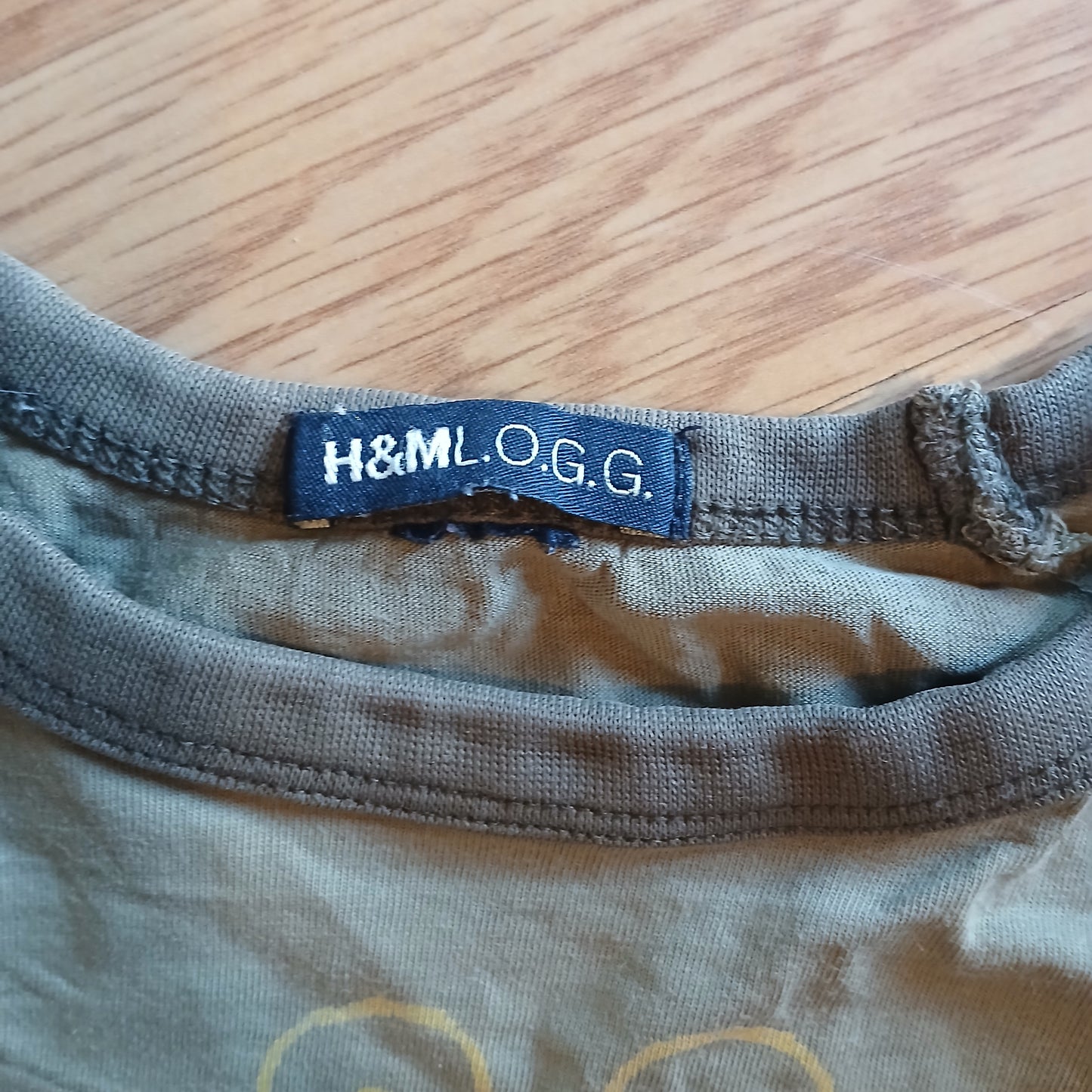 H&M T-Shirt Approx Age 9-10