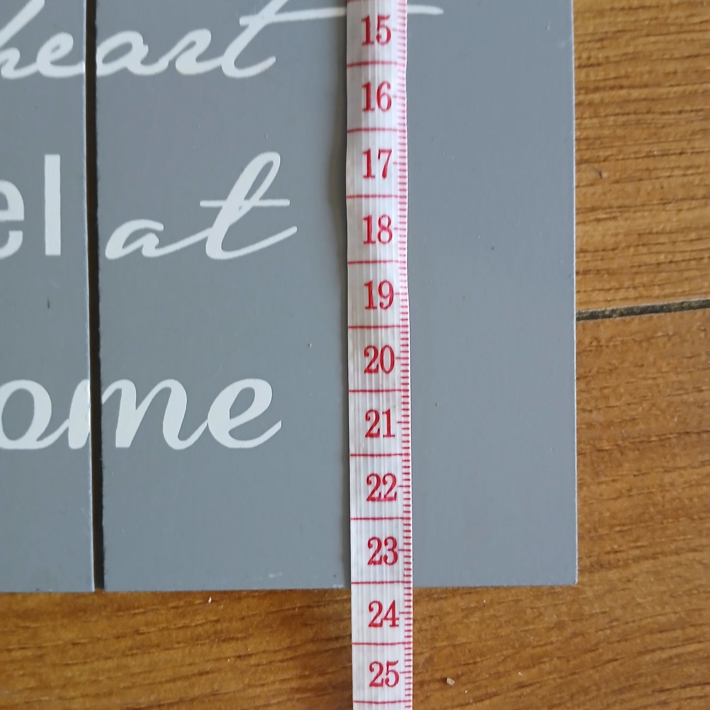 Hanging Wall Decoration "Family is what makes a heart feel at home"