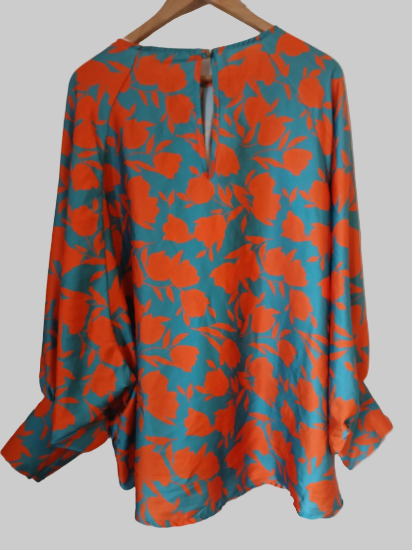 New Collection Floral Top Size XL